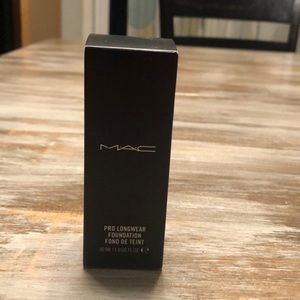 Mac Cosmetics Pro Longwear Foundation